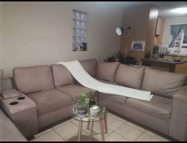 2 BEDROOM TOWNHOUSE FOR SALE IN BIRCHLEIGH